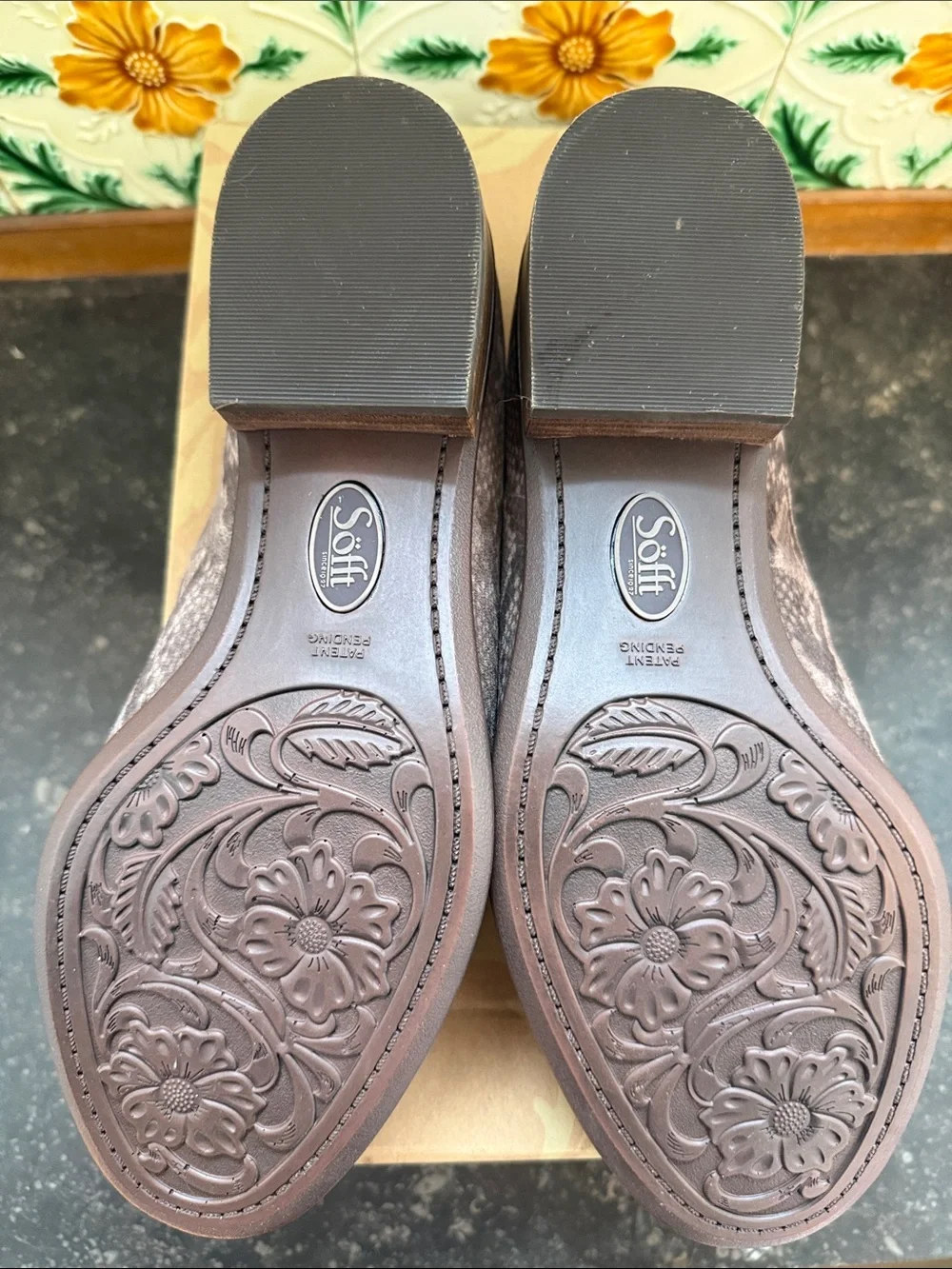 Sofft womens taupe